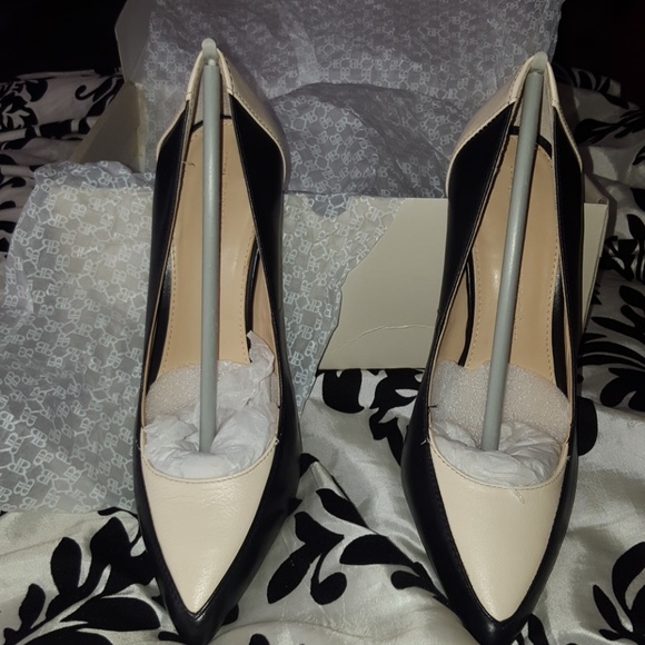 Banana Republic Shoes - Banana Republic Tatum Heels sz 6